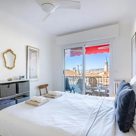 Azur Balcony Classic Charm With View Daire *