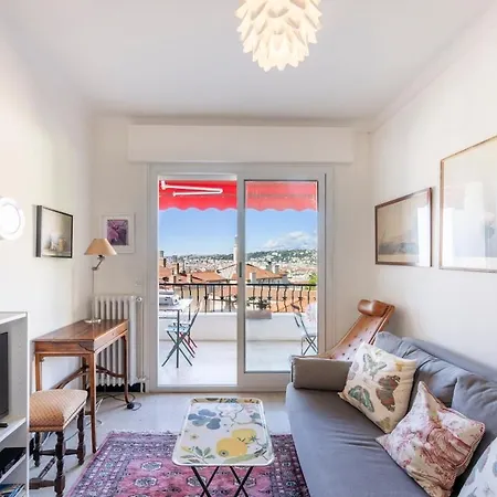 Azur Balcony Classic Charm With View Daire Nice
